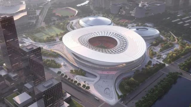 日前，浙江省“千項萬億”重大項目——杭州國際體育中心項目又有了新的進展，整個足球場的輪廓已經(jīng)初見雛形，游泳館及體育館建設(shè)已完成總工程量的11%以上。據(jù)悉，該項目關(guān)鍵部位建設(shè)所需的特殊鋼板，均由河鋼集團舞鋼公司獨家供應(yīng)。舞鋼鋼板的卓越性能以及舞鋼公司在高端鋼材制造領(lǐng)域的領(lǐng)先地位和技術(shù)實力再次得到彰顯。          舞鋼公司深入貫徹集團要求，以客戶需求為導(dǎo)向，與客戶簽訂專用技術(shù)協(xié)議，不斷優(yōu)化營銷方案，多次就項目關(guān)鍵部位用鋼與相關(guān)項目負責(zé)人進行深度交流，為用戶提供“一攬子”解決方案，設(shè)計研發(fā)高端耐候鋼板，滿足項目建設(shè)所需，同時也加快了舞鋼公司由生產(chǎn)型向“制造+服務(wù)”型企業(yè)轉(zhuǎn)變的步伐。為確保該合同順利交付，舞鋼公司產(chǎn)線各單位全線聯(lián)動，強化過程控制，先后攻克多個技術(shù)難題，確保了產(chǎn)品各項指標全部滿足客戶要求。          作為杭州城市新中心的地標性建筑，國際體育中心項目是杭州城市重要新中心核心區(qū)中軸線上的一顆“耀眼明珠”。該項目總投資逾95億元，總用地面積約26.1萬平方米，規(guī)劃建設(shè)“一場兩館”，包括一個6萬座席的專業(yè)足球場，一個18000座席的綜合體育館、游泳館以及相關(guān)配套設(shè)施。該項目以打造一個能與世界頂尖水平相媲美的杭州新地標為目標，在設(shè)計上充分融合了余杭的文化元素，使得這座面向世界的體育場館不僅具有極高的專業(yè)水準，也有著深厚的文化底蘊。建成后，這里將會打造成為功能最齊全的體育中心，也是具備全時活力的全民健身中心。